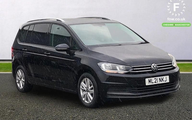 Used 2024 VW Touran Family MPV | £19,999 (Good price) - Image 1/4
