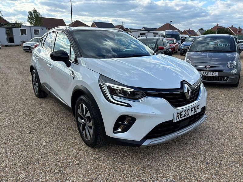White black Used 2020 Renault Captur Version S SUV | £12,295 (Fair price) - Image 1/4