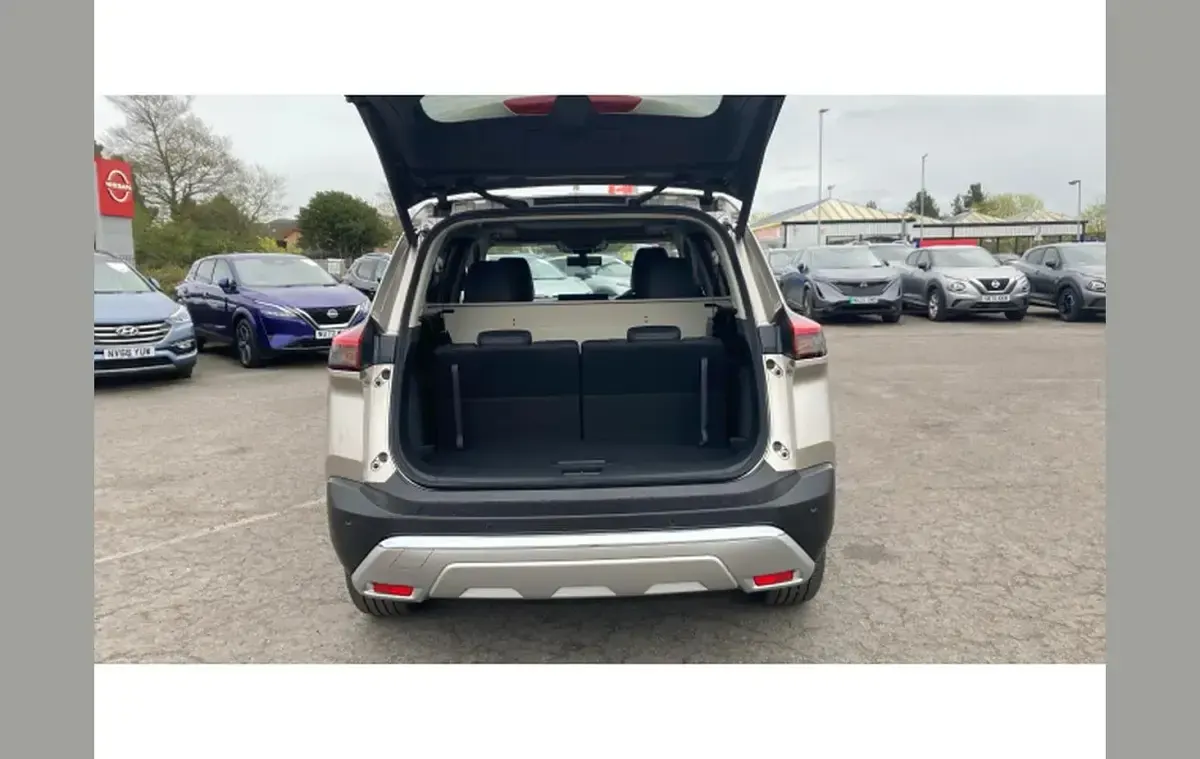 New Nissan X-Trail Tekna+ 161 HP (118 kW) 2026 Silver SUV