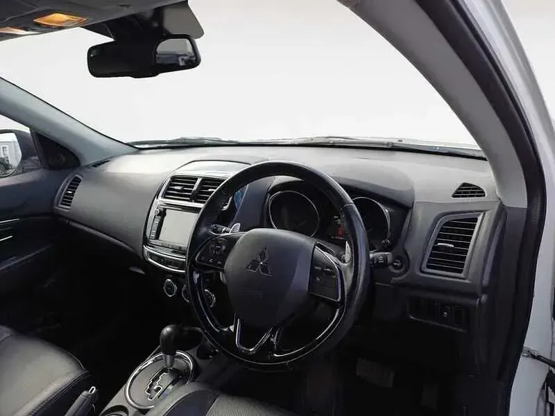 Used Mitsubishi ASX 147 HP (108 kW) 2015 White SUV