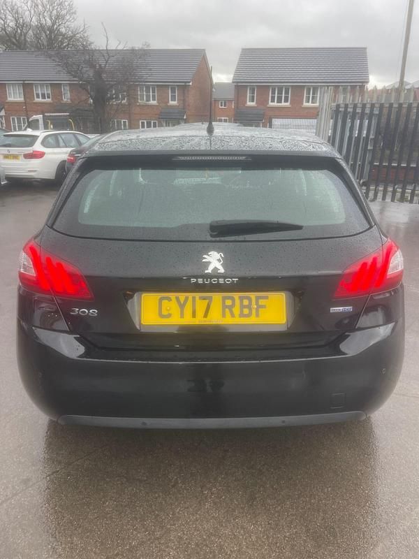 Used Peugeot 308 Active 120 HP (88 kW) 2017 Black Hatchback