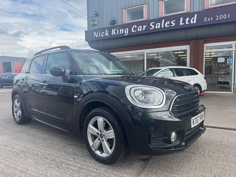 Midnight black Used 2018 Mini Cooper Countryman Chili SUV | £11,475 (Fair price) - Image 1/4