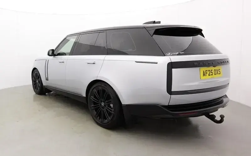 Used Land Rover Range Rover SE 349 HP (256 kW) 2026 SUV