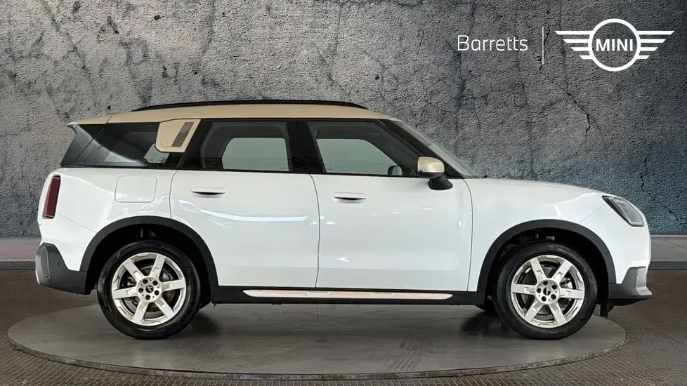 Used Mini Countryman 168 HP (123 kW) 2024 White SUV