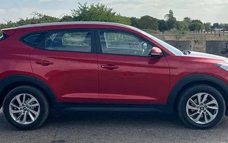 Used Hyundai Tucson SE 185 HP (136 kW) 2016 Red SUV