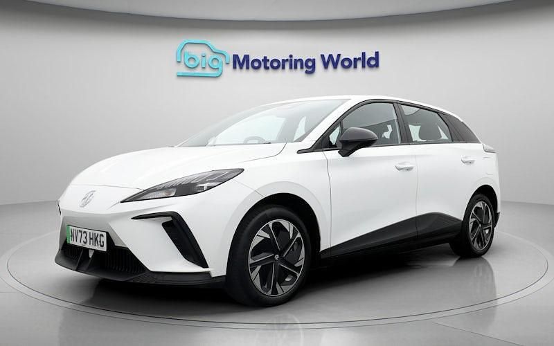 Used MG MG4 EV SE 150 kW (204 HP) 2024 White Hatchback