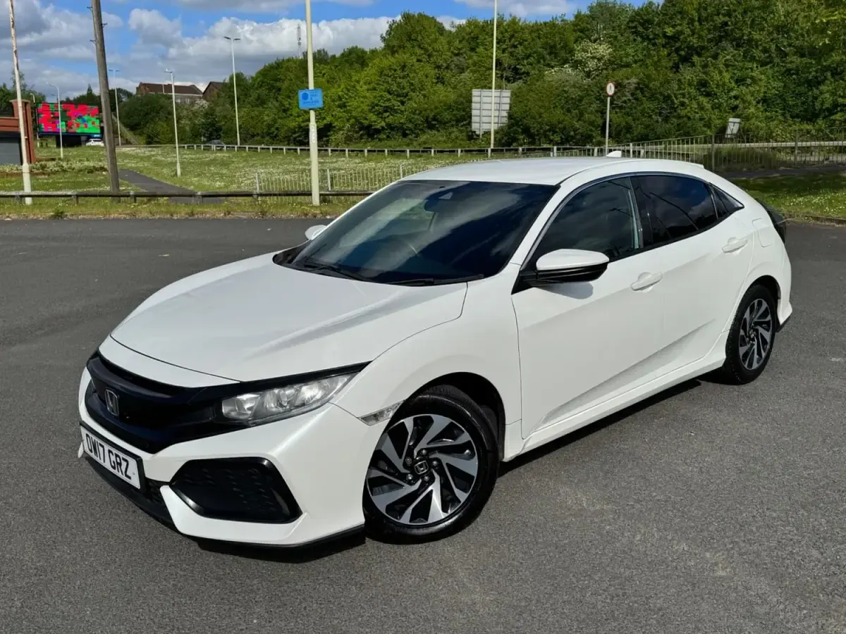 Używany Honda Civic SE 129 KM (94 kW) 2017 Biały Hatchback