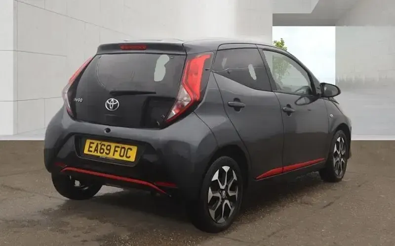 Used Toyota Aygo Trend 72 HP (52 kW) 2019 Grey Hatchback