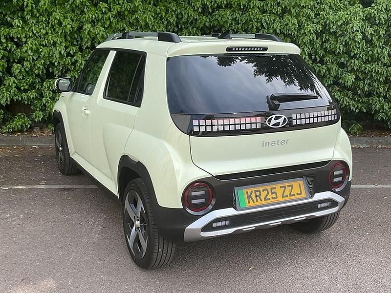 New Hyundai Inster 113 kW (154 HP) 2025 Cream Hatchback
