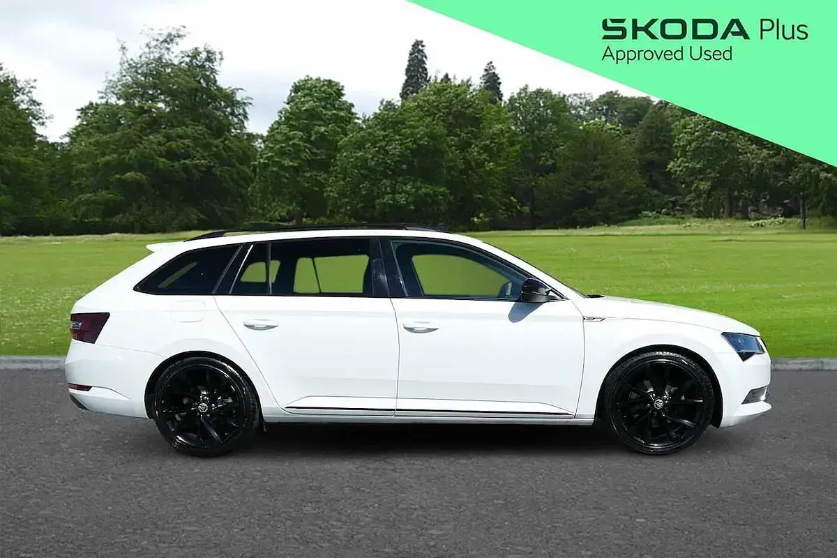 Usado Skoda Superb SportLine 187 HP (137 kW) 2019 Branco Carrinha