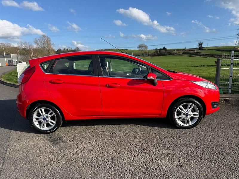 Used Ford Fiesta Zetec 2015 Red Hatchback