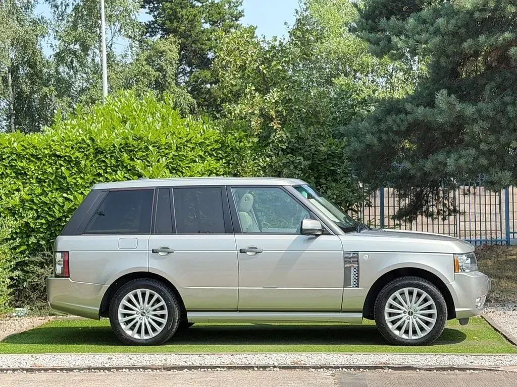Used Land Rover Range Rover Vogue SE 313 HP (230 kW) 2011 Gold SUV