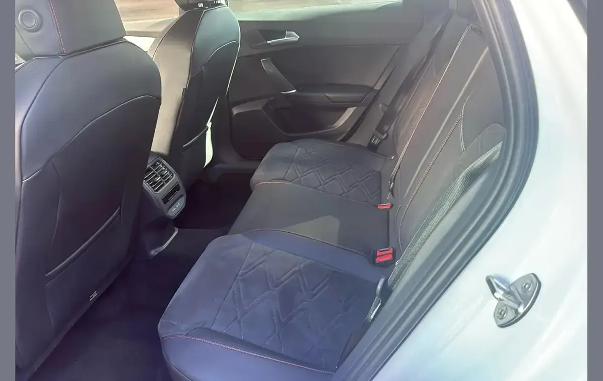 Begagnad Seat Leon FR Sport 272 HK (200 kW) 2025 Vit Kombi