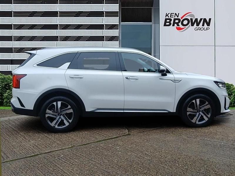 Used Kia Sorento Vision 190 HP (139 kW) 2024 White SUV