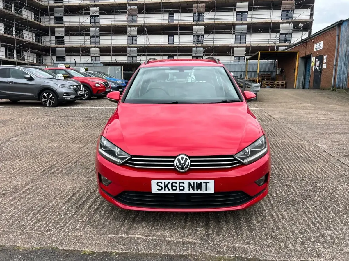 Used VW Golf Sportsvan SE 2016 Red MPV