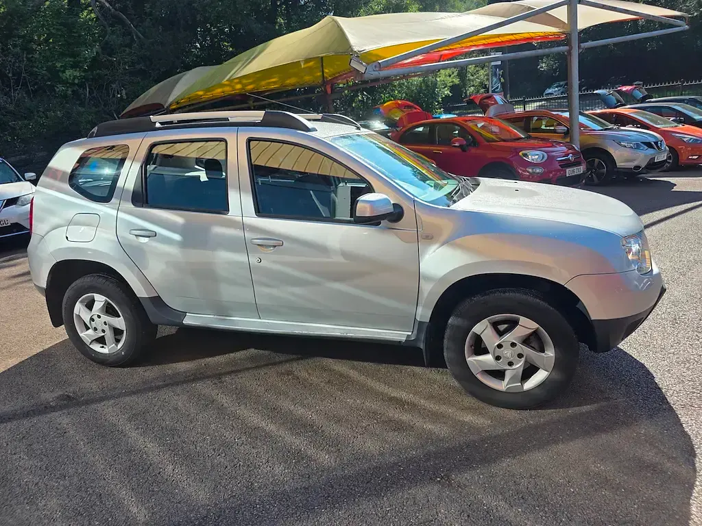 Used Dacia Duster Lauréate 110 HP (80 kW) 2014 Silver SUV