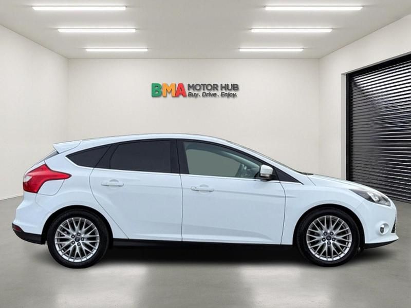 Used Ford Focus Zetec 2014 White Hatchback