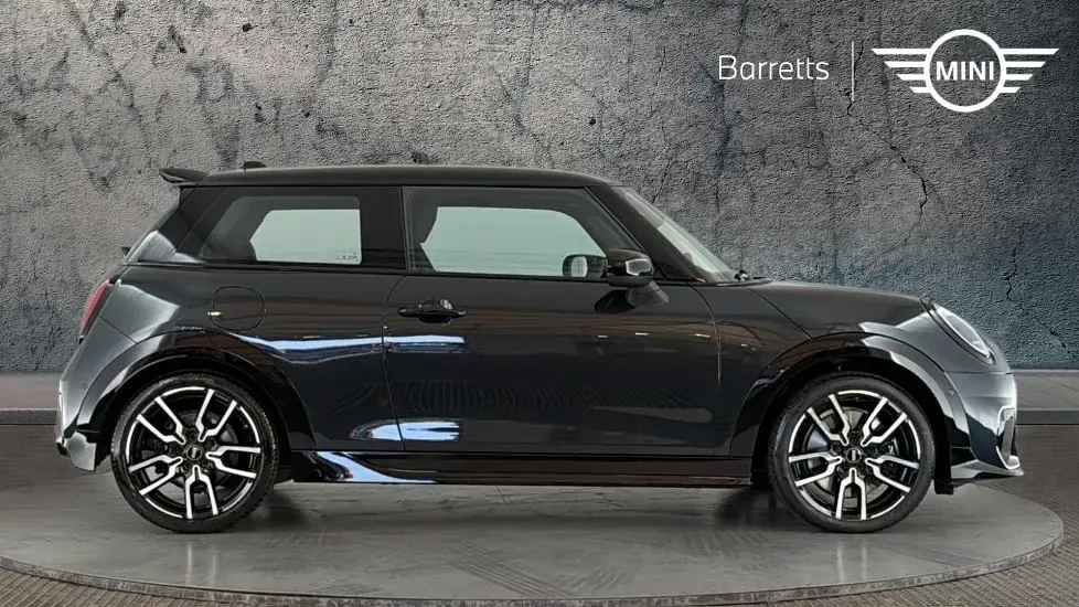 Usado Mini Cooper Hatch 113 kW (154 HP) 2025 Cinzento Citadino