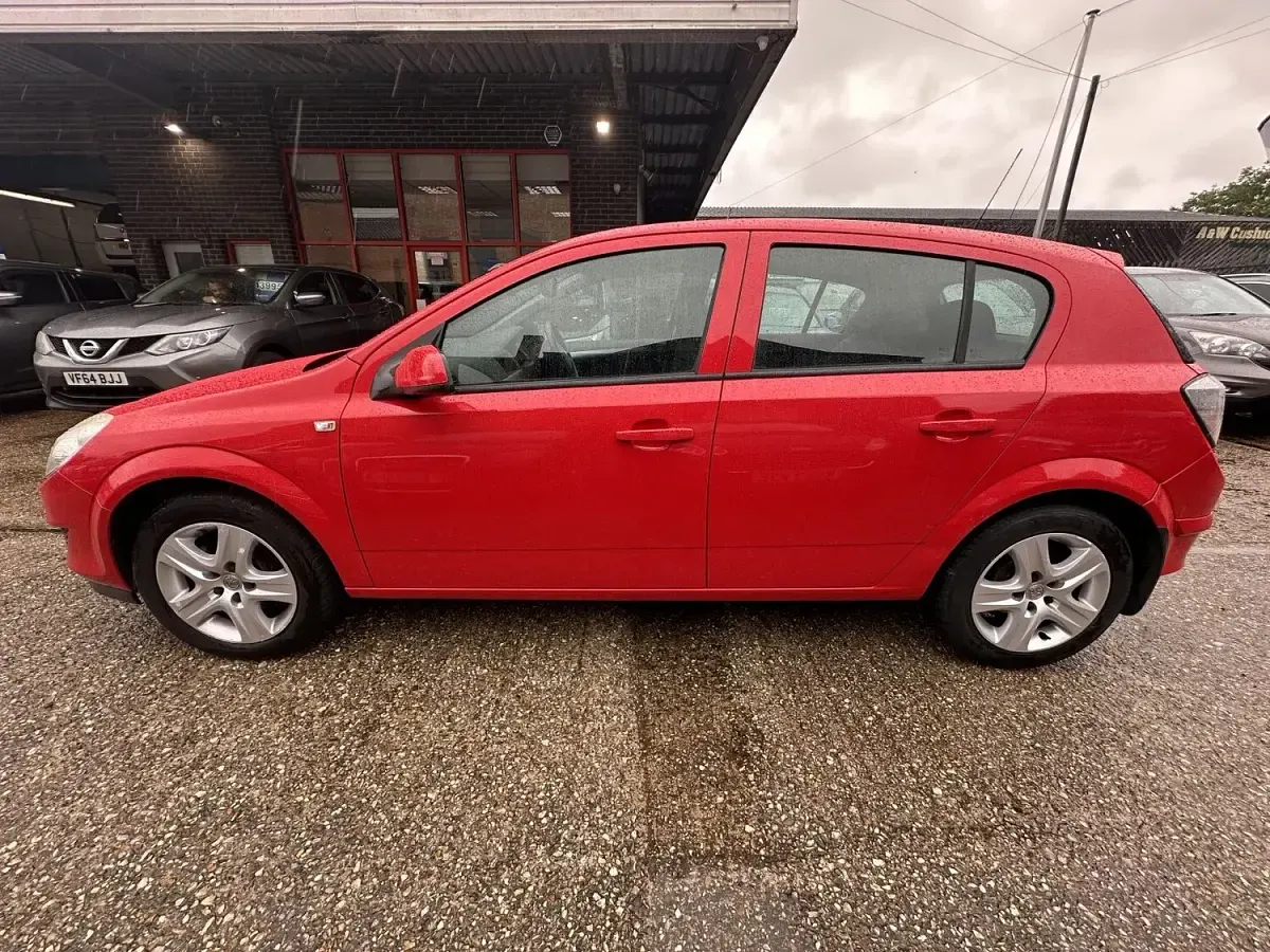 Used Vauxhall Astra Active 2009 Red Hatchback