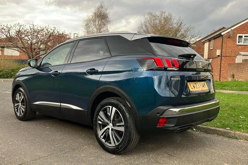 Used Peugeot 3008 Allure+ 131 HP (96 kW) 2023 Blue SUV