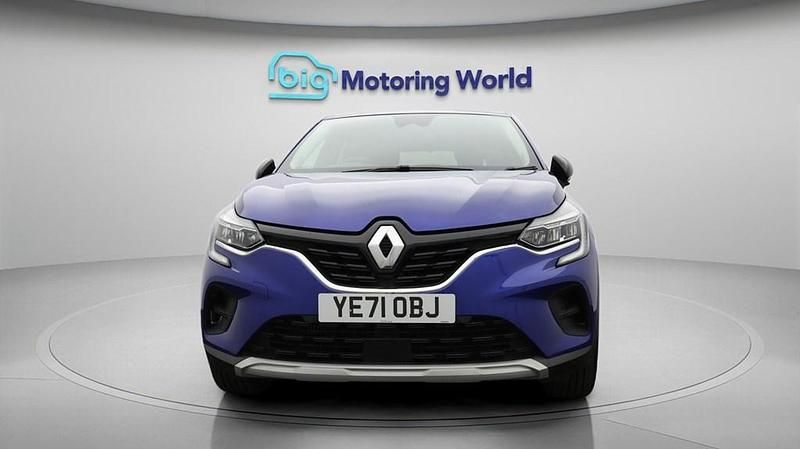Used Renault Captur Iconic 90 HP (66 kW) 2021 Blue SUV