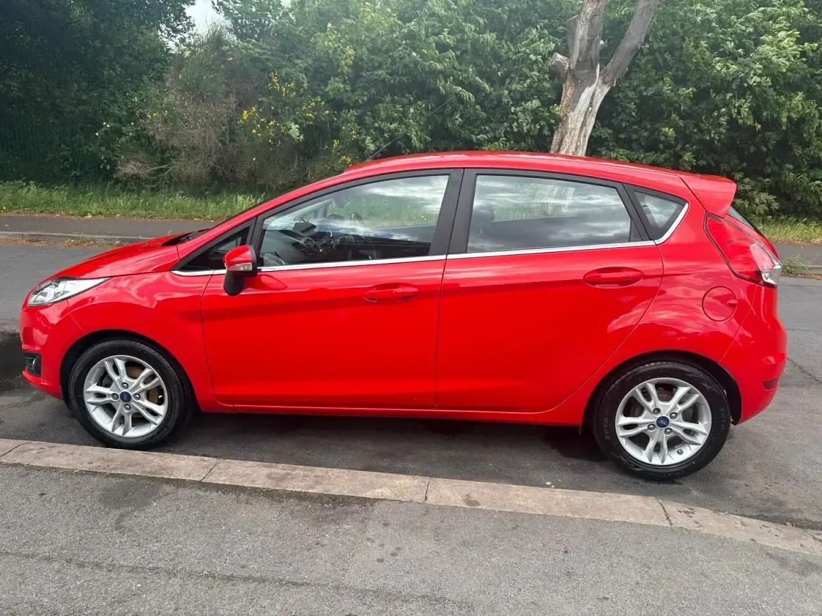 Used Ford Fiesta Zetec 2014 Red Hatchback