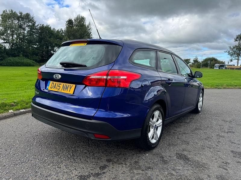 Used Ford Focus Style 120 HP (88 kW) 2015 Blue Estate