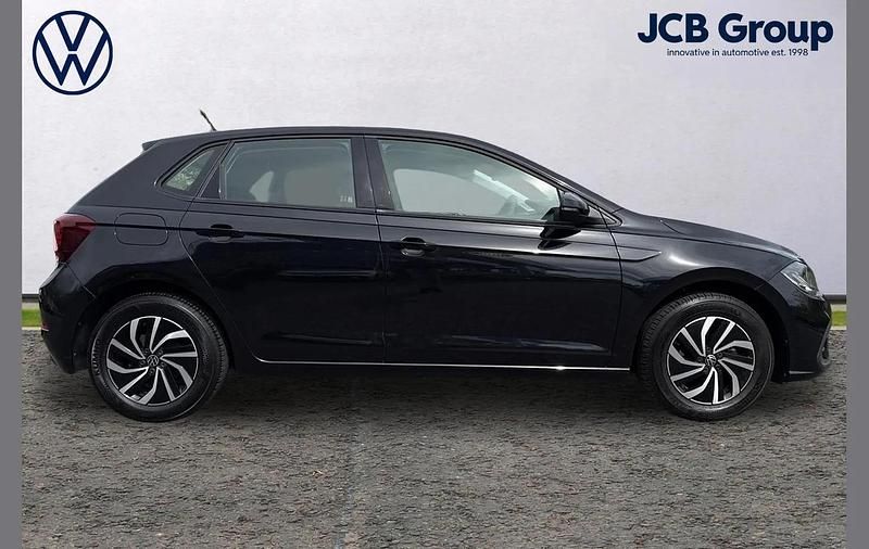 Used VW Polo Life 95 HP (69 kW) 2024 Black Hatchback