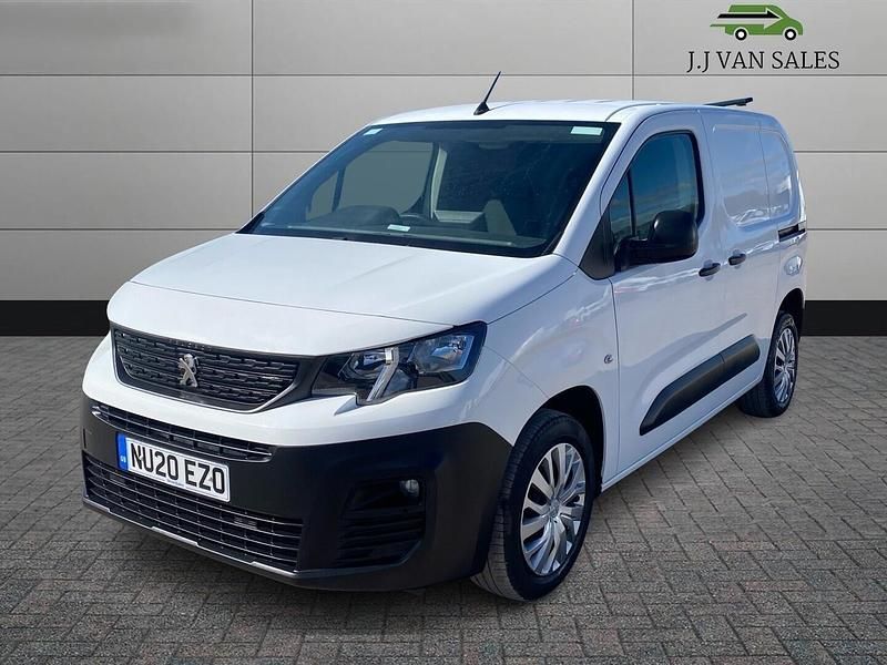 Used Peugeot Partner 131 HP (96 kW) 2020 White MPV