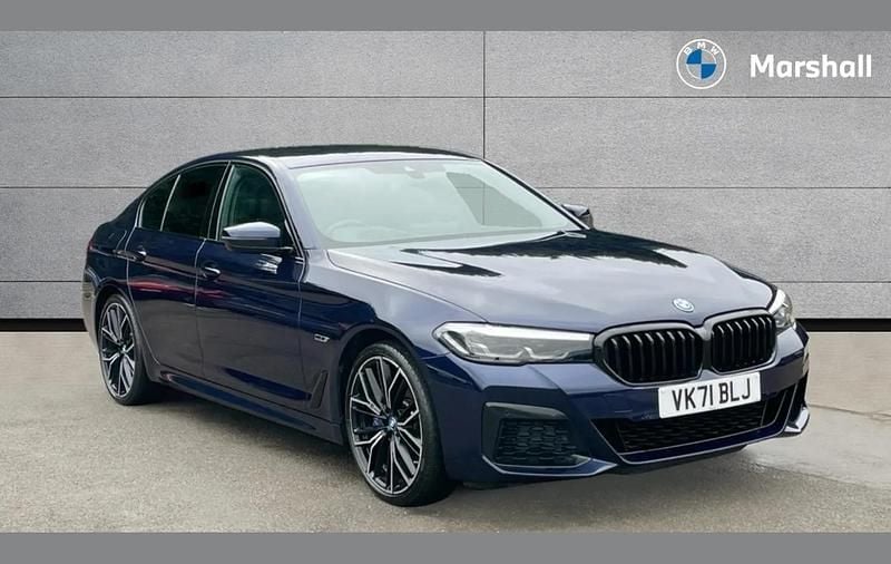 Tanzanite blue ii metallic Used 2022 BMW 530e M Sport Sedan | £27,890 (Fair price) - Image 1/4