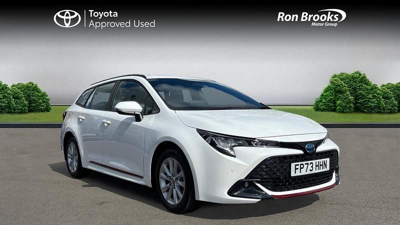 White Used 2024 Toyota Corolla Estate | £22,675 (Fair price) - Image 1/4