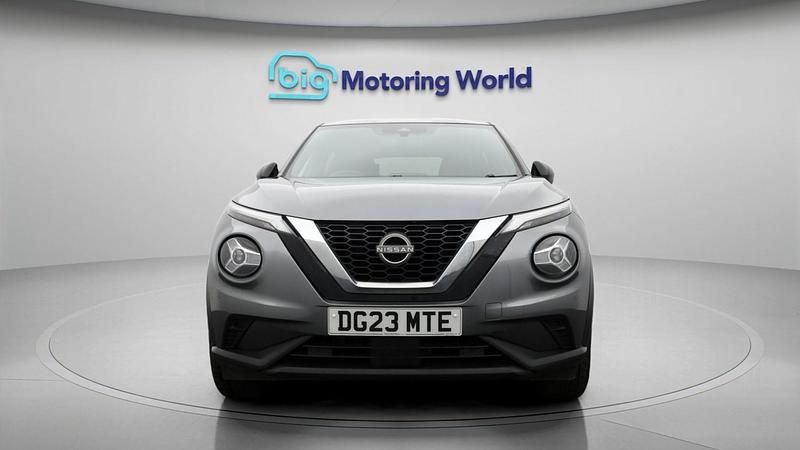 Used Nissan Juke N-Connecta 114 HP (83 kW) 2023 Grey SUV
