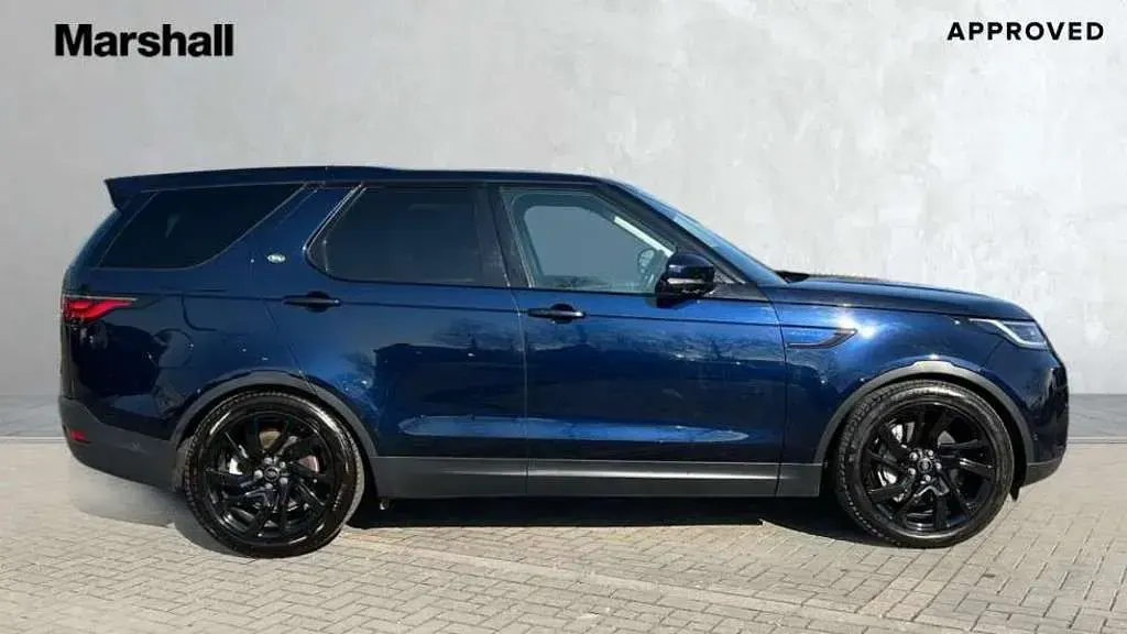 Used Land Rover Discovery 5 S 300 HP (220 kW) 2022 Blue SUV