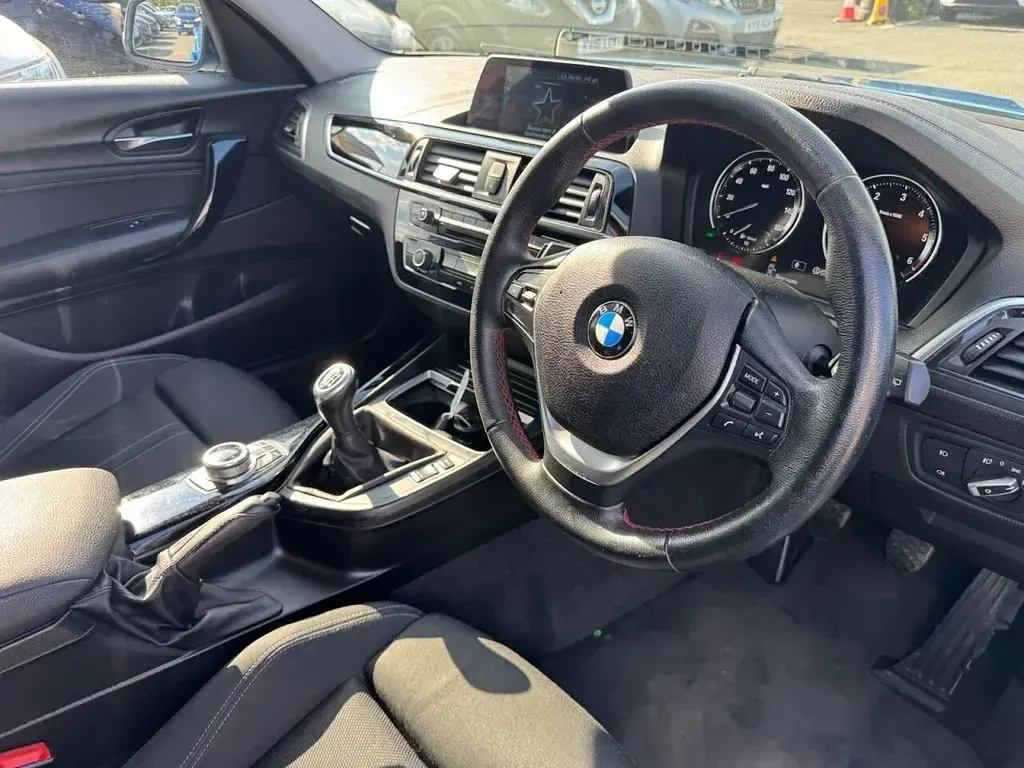 Used BMW 118 Sport Line 150 HP (110 kW) 2018 Blue Hatchback