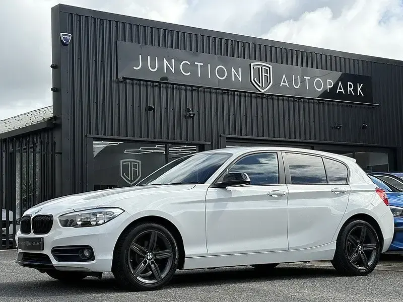 Used BMW 116 Sport Line 2019 Alpine white Hatchback