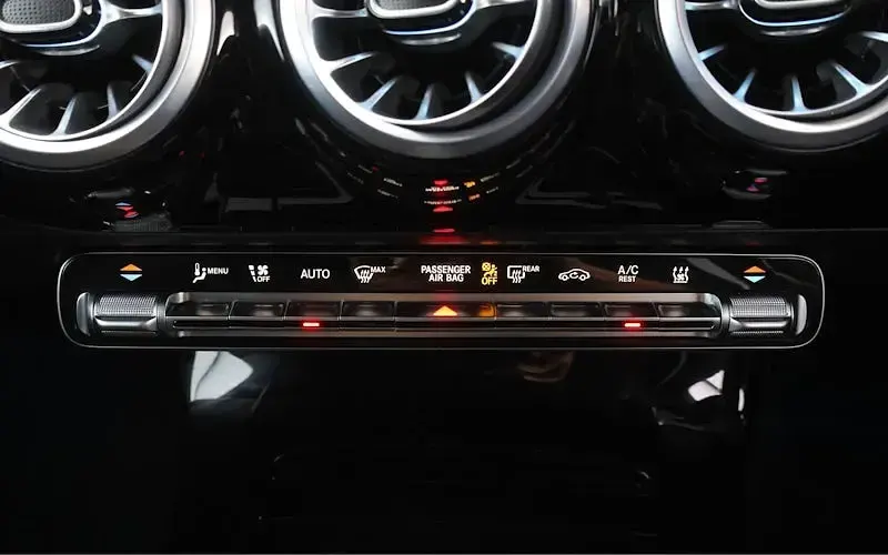 Used Mercedes CLA250e AMG Line Premium 218 HP (160 kW) 2024 Black Coupe