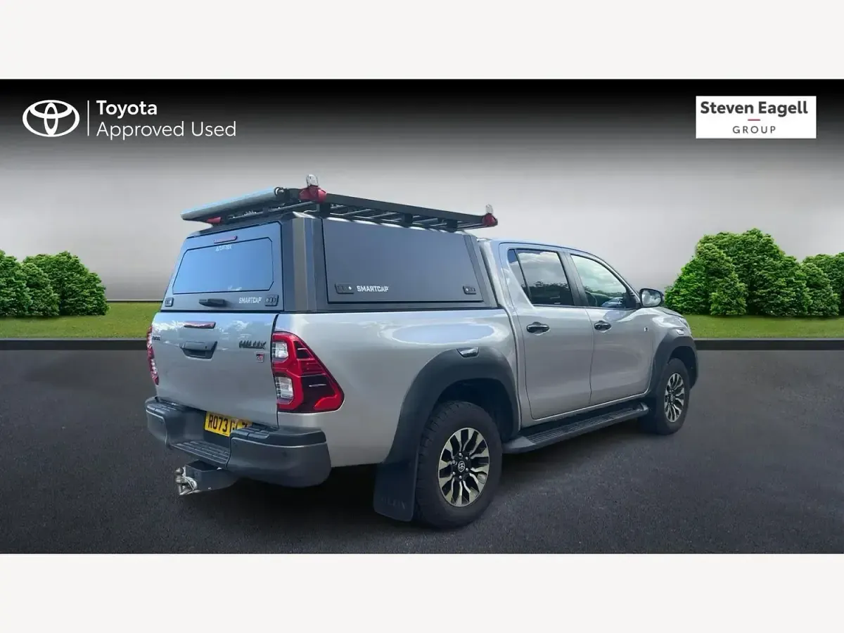 Used Toyota HiLux Sport 201 HP (147 kW) 2023 Silver Pickup