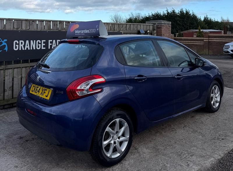 Gebraucht Peugeot 208 Active 115 PS (84 kW) 2014 Blau Kleinwagen