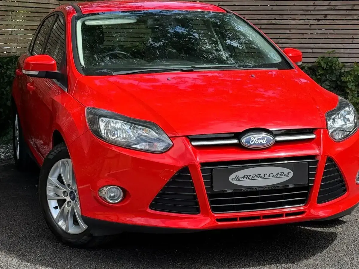 Used Ford Focus Titanium 2014 Red Hatchback