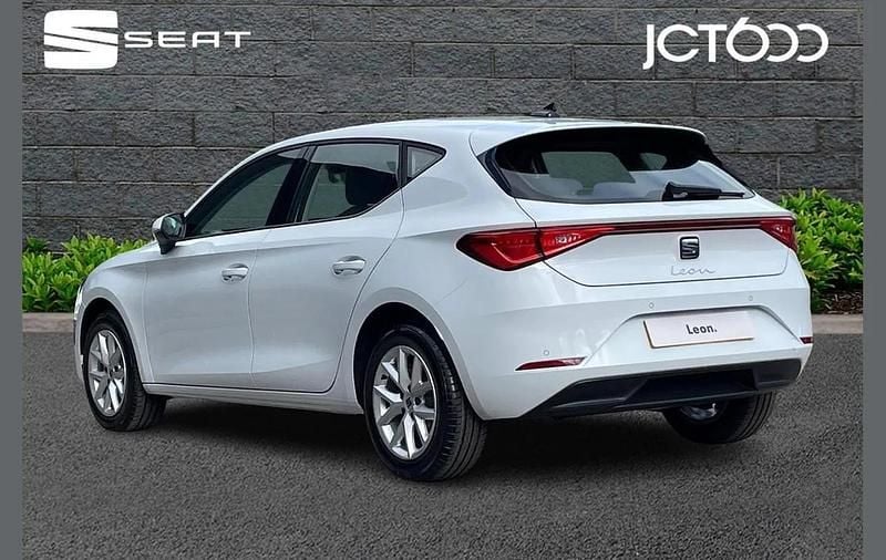 Ny Seat Leon SE 113 HK (83 kW) 2025 Vit Halvkombi