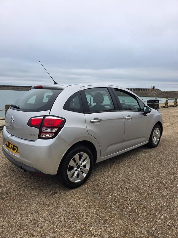 Begagnad Citroën C3 VTR Sport 2013 Silver Halvkombi