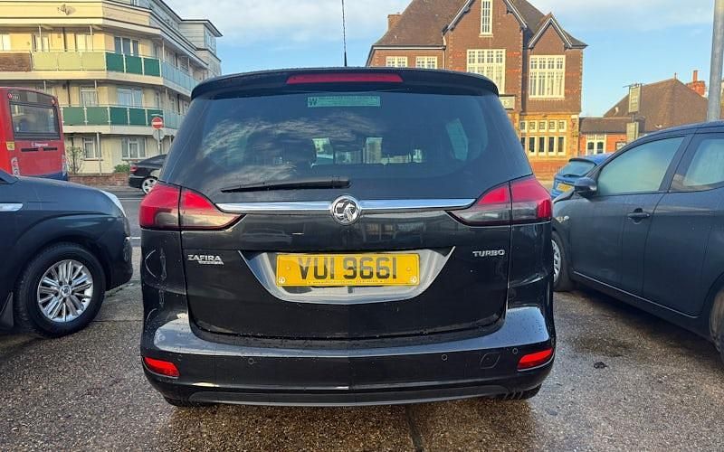 Used Vauxhall Zafira Tourer SRi 140 HP (102 kW) 2016 Black MPV