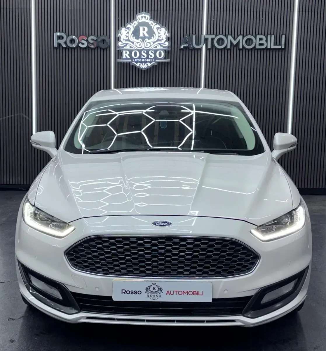 Used Ford Mondeo 2016 White Sedan