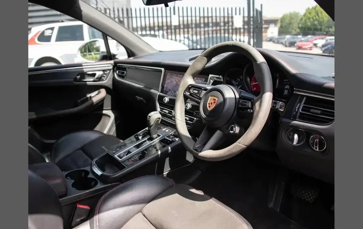 Used Porsche Macan 434 HP (319 kW) 2023 Grey SUV