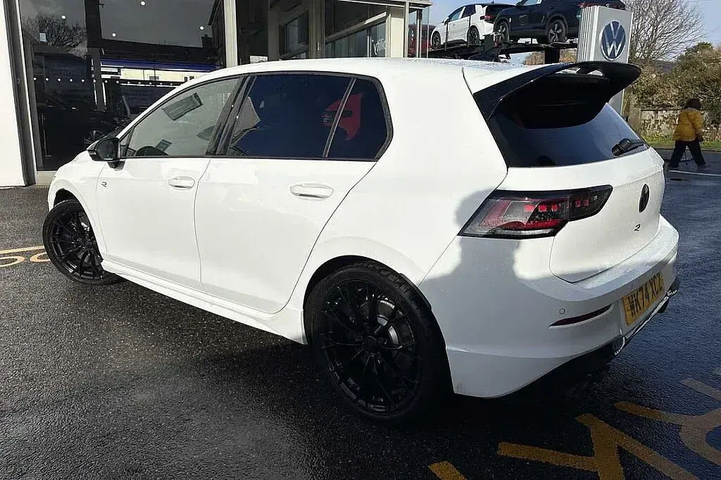 Used VW Golf VIII R 333 HP (244 kW) 2025 White Hatchback