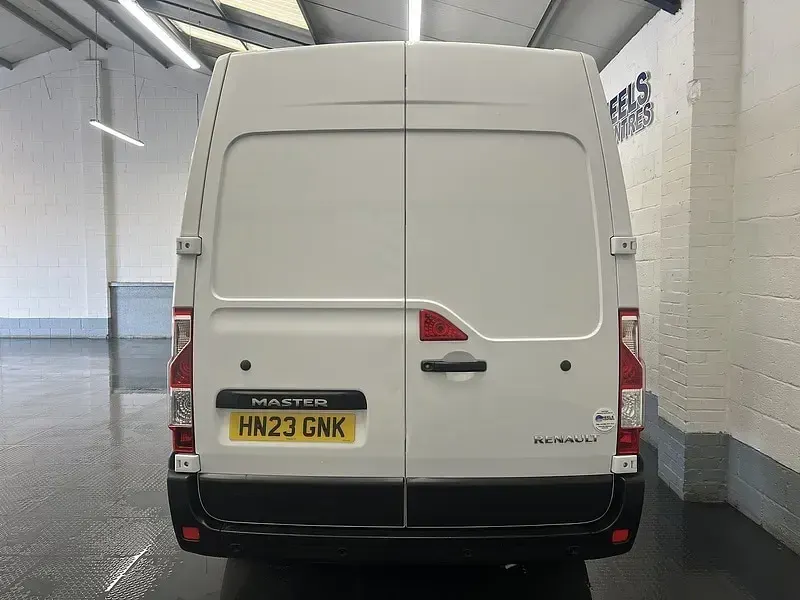 Used Renault Master Business 2023 White Van