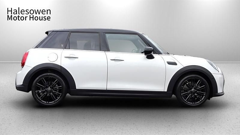 Used Mini Cooper Exclusive 136 HP (100 kW) 2023 White Hatchback