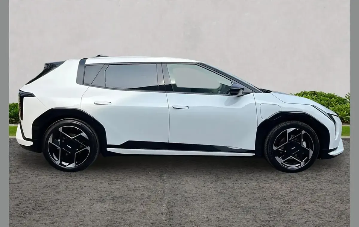 Used Kia EV4 GT-Line 150 kW (204 HP) 2026 White Hatchback