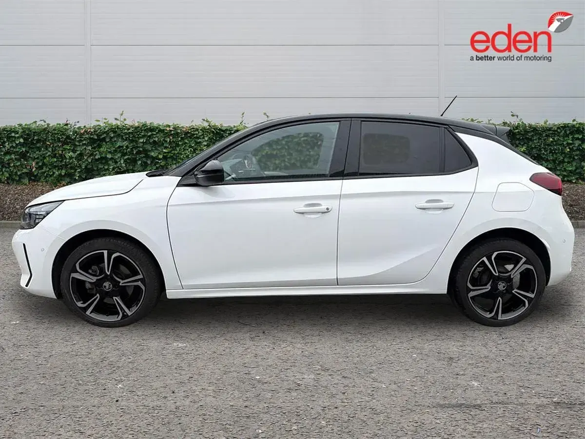 Used Vauxhall Corsa 101 HP (74 kW) 2024 White Hatchback