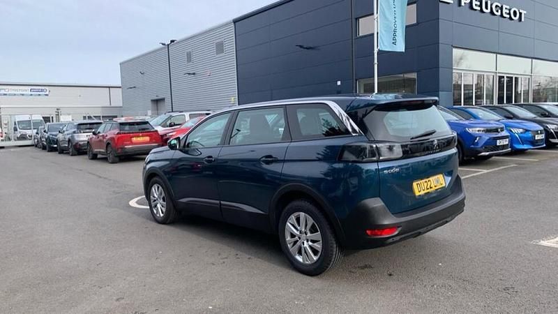 Used Peugeot 5008 Active Premium 129 HP (94 kW) 2022 Blue SUV